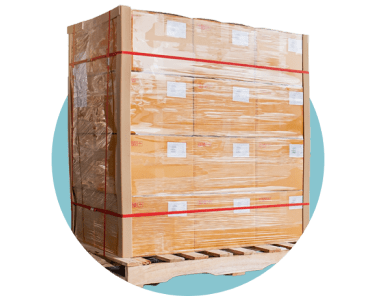 Materiales del estand de exhibición empaquetados para su envío.